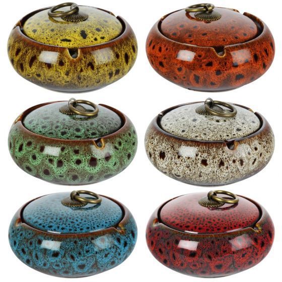 CENDRIERS EN CÉRAMIQUE ORIENTAL, ASSORTIS