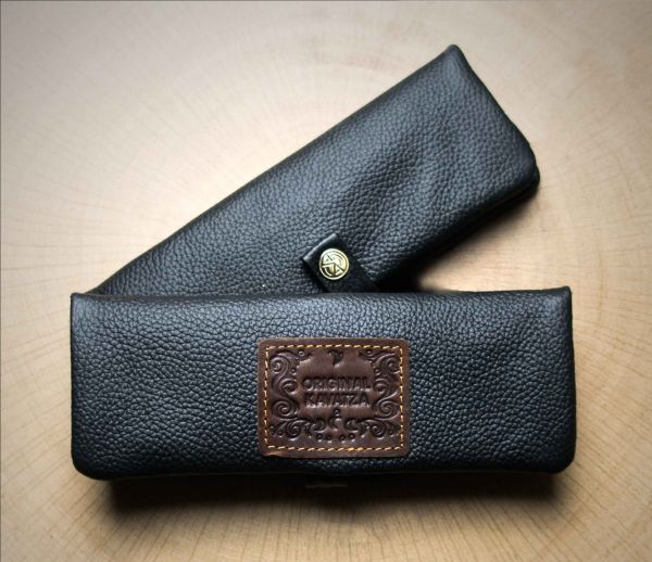 Sac à tabac en cuir noir classique petit